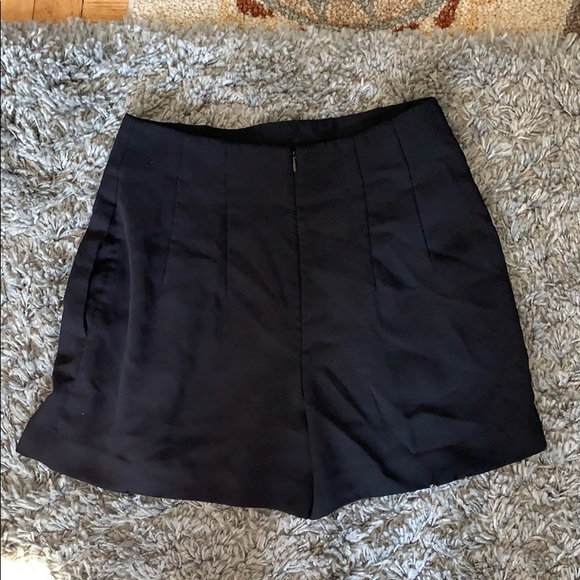 Club monaco navy high waisted pleated front shorts - Picture 5 of 10
